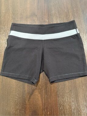 Lululemon Black Women’s Bike Shorts with Light Gray
Contrast Waistband